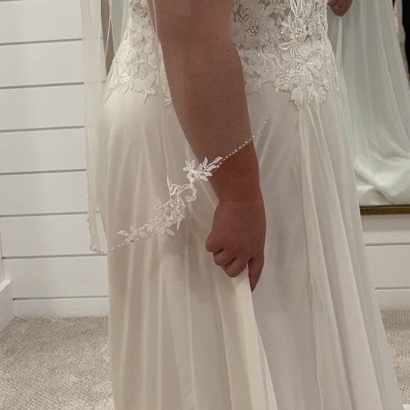 NWT Wedding Dress Rebecca Ingram - Picture 6 of 8